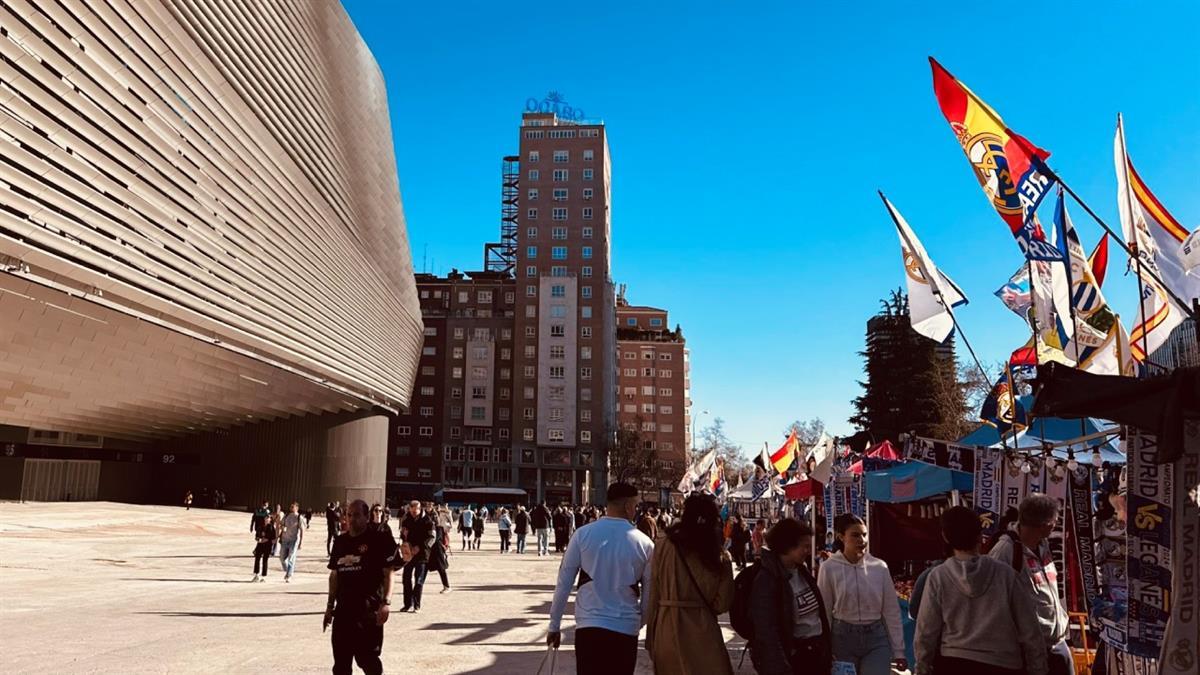 Los puestos ambulantes denuncian que, tras más de 50 años, el Ayuntamiento les traslada