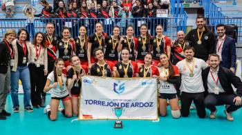 El Pabellón José Antonio Paraíso se llenó con cerca de 1.000 personas para ver la final