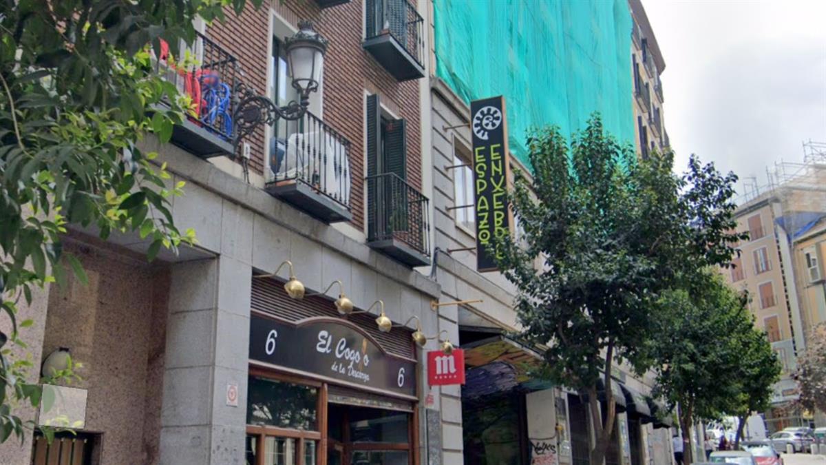 Varias dotaciones de bomberos y el Samur Protección Civil acudieron a la zona 