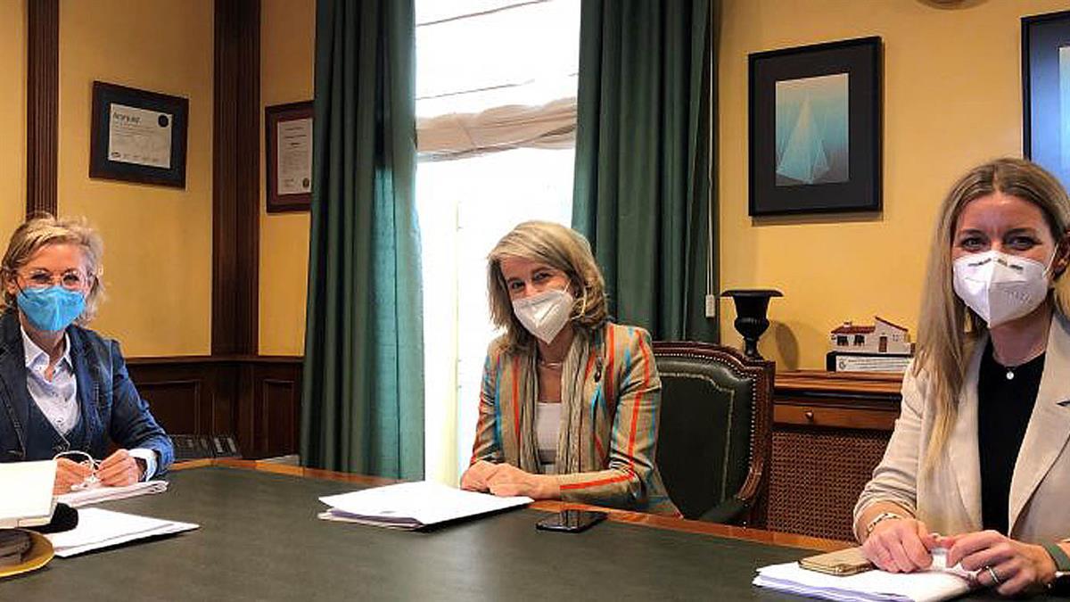 La alcaldesa se reúne con la Directora General de Vivienda y Rehabilitación de la Comunidad de Madrid 