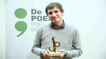 Guillermo Molina Morales recibe el Premio Internacional de Poesía