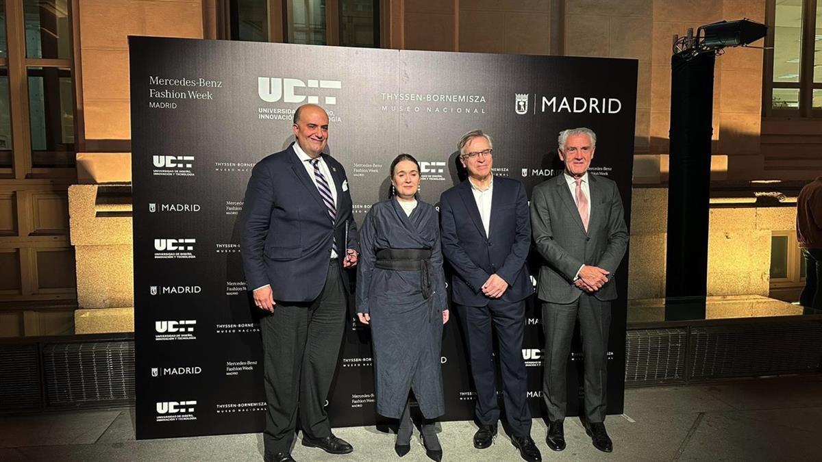 La delegada de Cultura, Turismo y Deporte, ha dado la bienvenida a los asistentes al desfile del alumnado de la UDIT, dentro de la MBFW