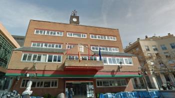 El trabajo de notificación de las personas se designa a la Policía Municipal