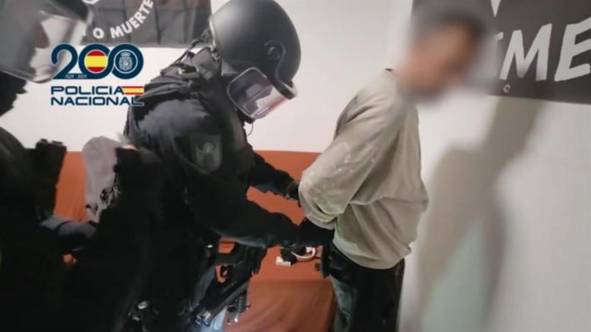 La Policía Nacional detiene  a tres integrantes de la organización cuyo principal objetivo es la "guerra racial"