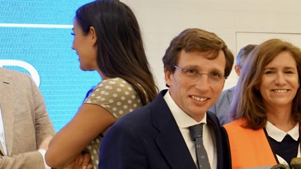 Martínez Almeida ha señalado que "la política es ingrata, pero no así los servicios públicos madrileños"