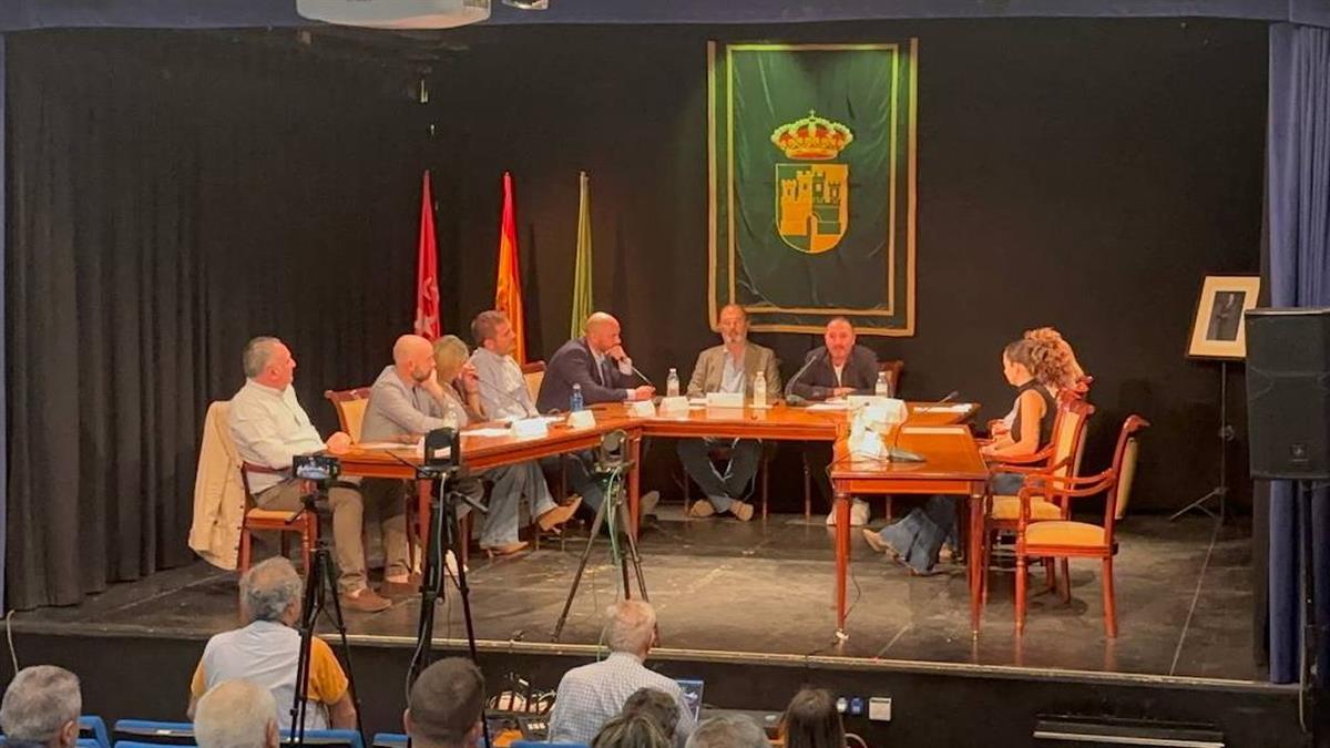 El ya exalcalde resume sus diez años en la alcaldía en su último pleno como primer edil serranillense