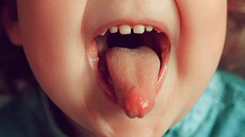 El epidemiólogo británico Tim Spector ha alertado del posible nuevo síntoma de COVID-19