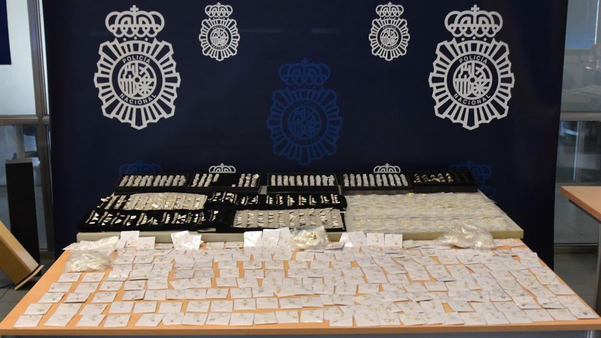 El asalto se produjo en un área de servicio de la A-3, en Cuenca, cuando el representante de una empresa de joyería viajaba de Valencia a Madrid