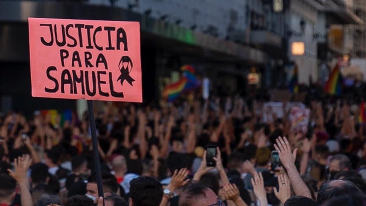 La Policía Nacional ha conseguido identificarles gracias a las cámaras de seguridad de la zona. 