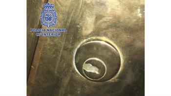 En el arresto los agentes comprobaron que ocultaban numerosas joyas, dinero y perfumes procedentes de los robos 