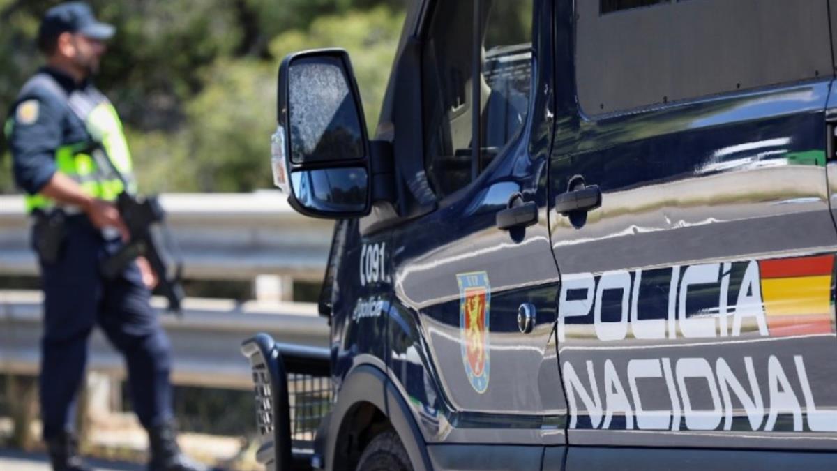 Los técnicos de la Comunidad de Madrid se coordinan con el Ayuntamiento de la capital para atender a la víctima