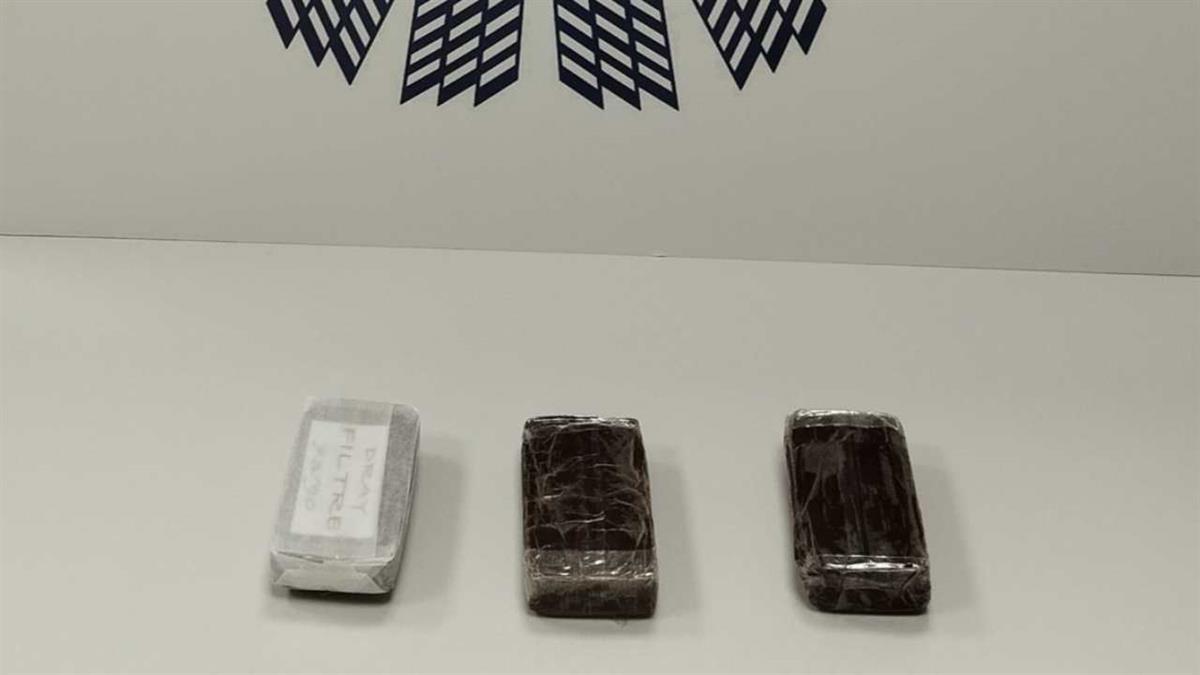 Los agentes intervinieron el vehículo durante la campaña especial de la DGT