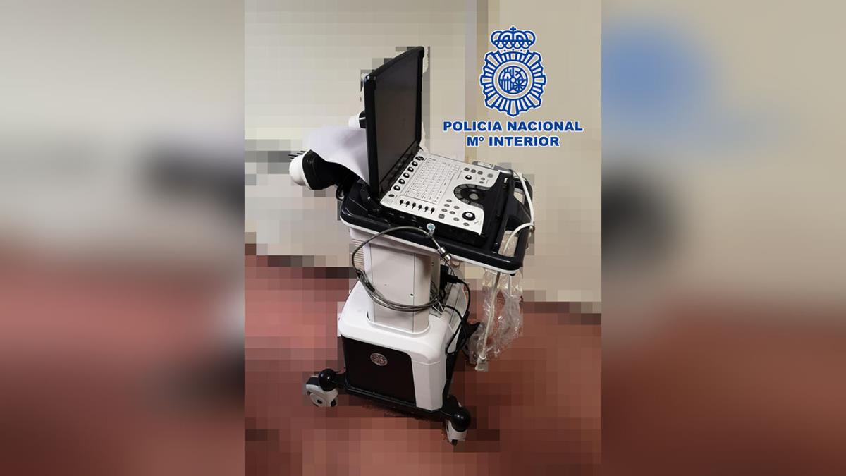 El varón, empleado del centro, sustrajo un ecógrafo y dos sondas aprovechando su condición como trabajador