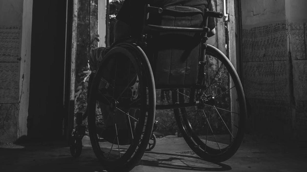 La víctima fue golpeada con una barra de hierro y una cadena