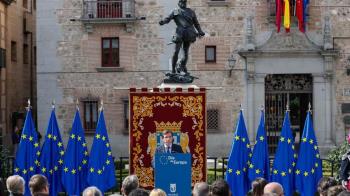 Durante el acto de conmemoración del Día de Europa que ha tenido lugar en la plaza de la Villa
