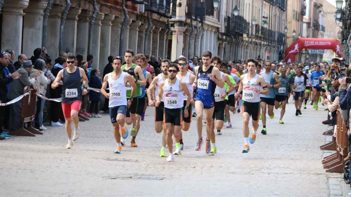 Este domingo se ha celebrado la Media Maratón Cervantina y la Carrera Popular Quijote y Dulcinea