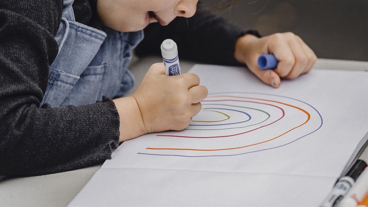 Se repartirá un cuaderno con dibujos y textos de niños de la ciudad