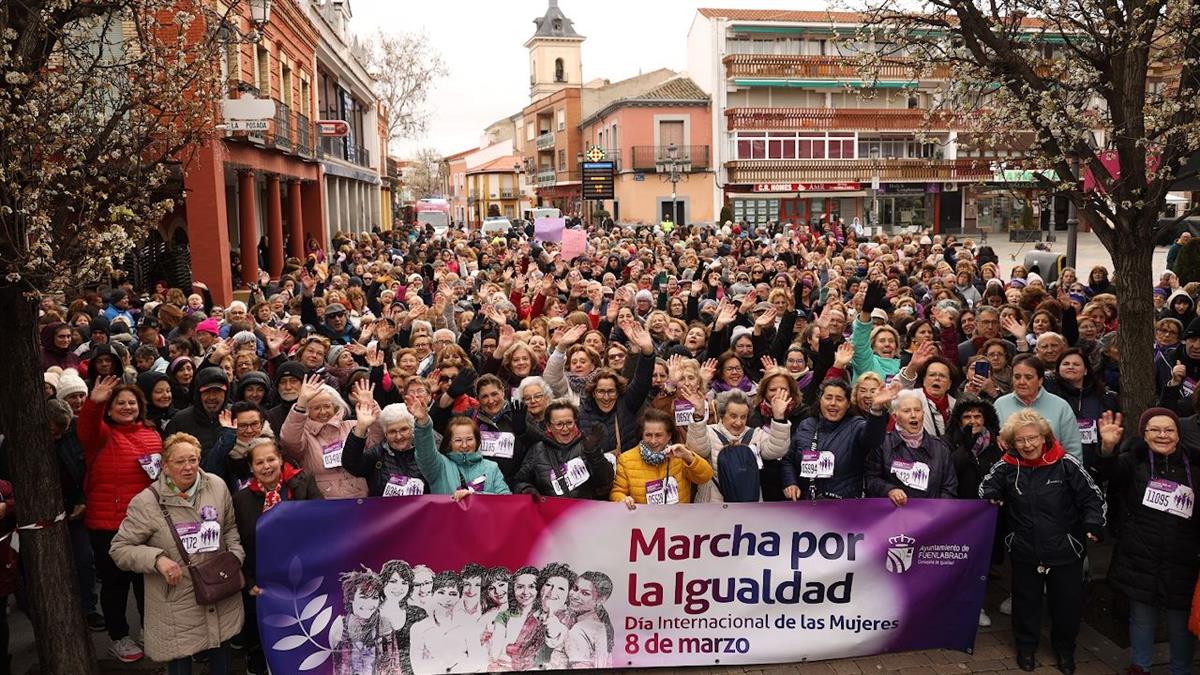 Se ha aprobado en el pleno este texto que reitera el compromiso de impulsar medidas que refuercen los derechos de mujeres y niñas