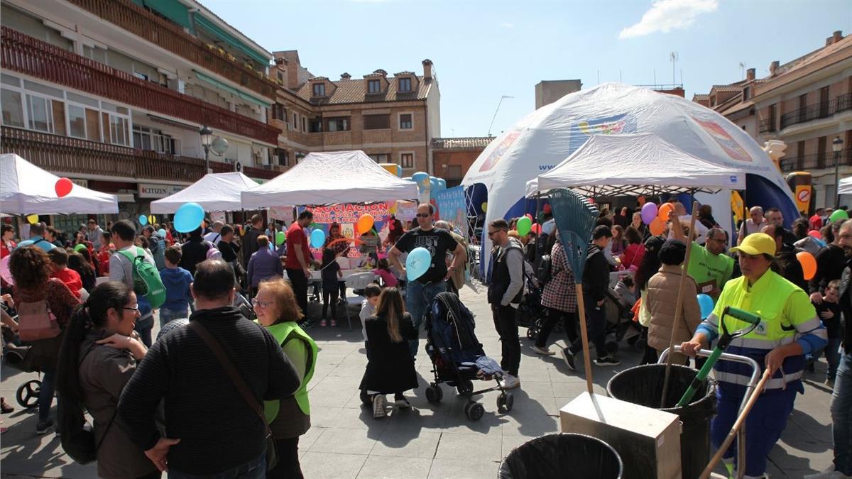El Ayuntamiento ha preparado un amplio programa con juegos, espectáculos, exposiciones, desfiles y la fiesta “Un mundo de color”.