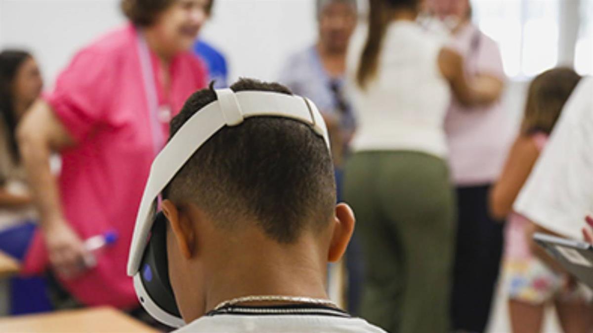 Más de 40 mayores de Móstoles han participado junto a sus nietos en una jornada llena de actividades