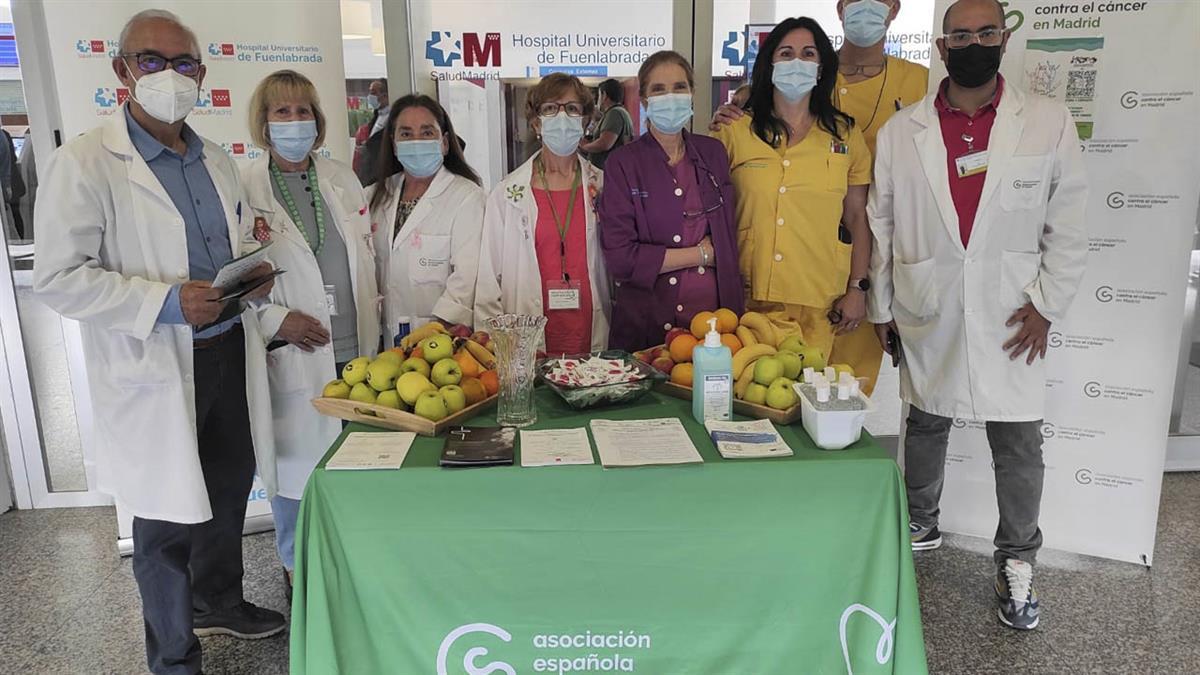El Hospital de Fuenlabrada conciencia sobre los riesgos de esta práctica nociva
