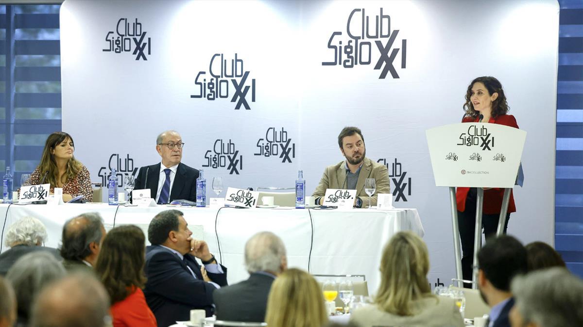 La presidenta de la Comunidad de Madrid acusa al presidente de saltar se la Constitución