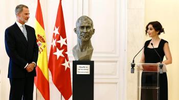 La escultura, del artista Víctor Ochoa, estará ubicada en la Real Casa de Correos, sede del Gobierno de la Comunidad de Madrid