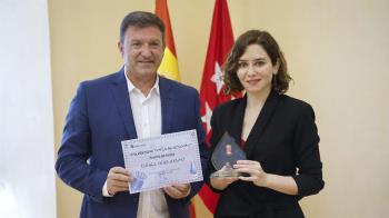 El Ayuntamiento de Humanes ha querido reconocer el apoyo de la presidenta regional a los municipios durante la pandemia