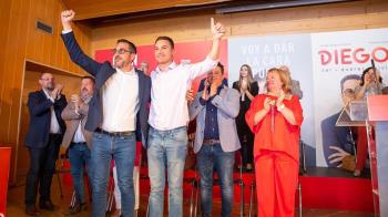 El alcalde y candidato estuvo acompañado de la dirección regional del partido y miembros del Gobierno de España