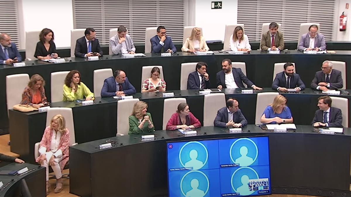 El pleno saca adelante la constitución de los grupos municipales y de la nueva Junta de Portavoces