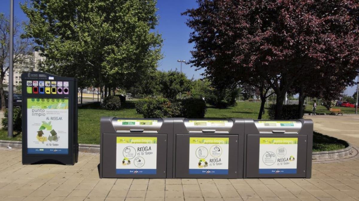 Para el deposito de residuos peligrosos, de aparatos eléctricos y electrónicos, menaje de cocina o mascarillas