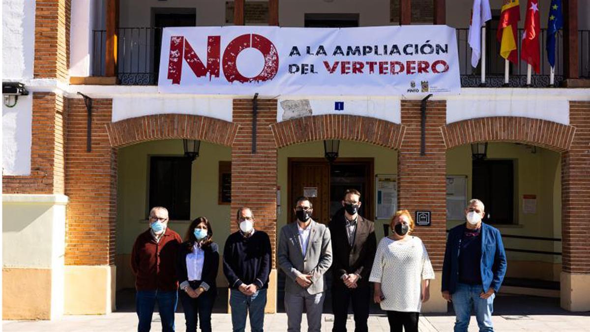 Ante el anuncio de ampliación del vertedero "para impedir que se siga jugando con la salud de las y los pinteñ@s"