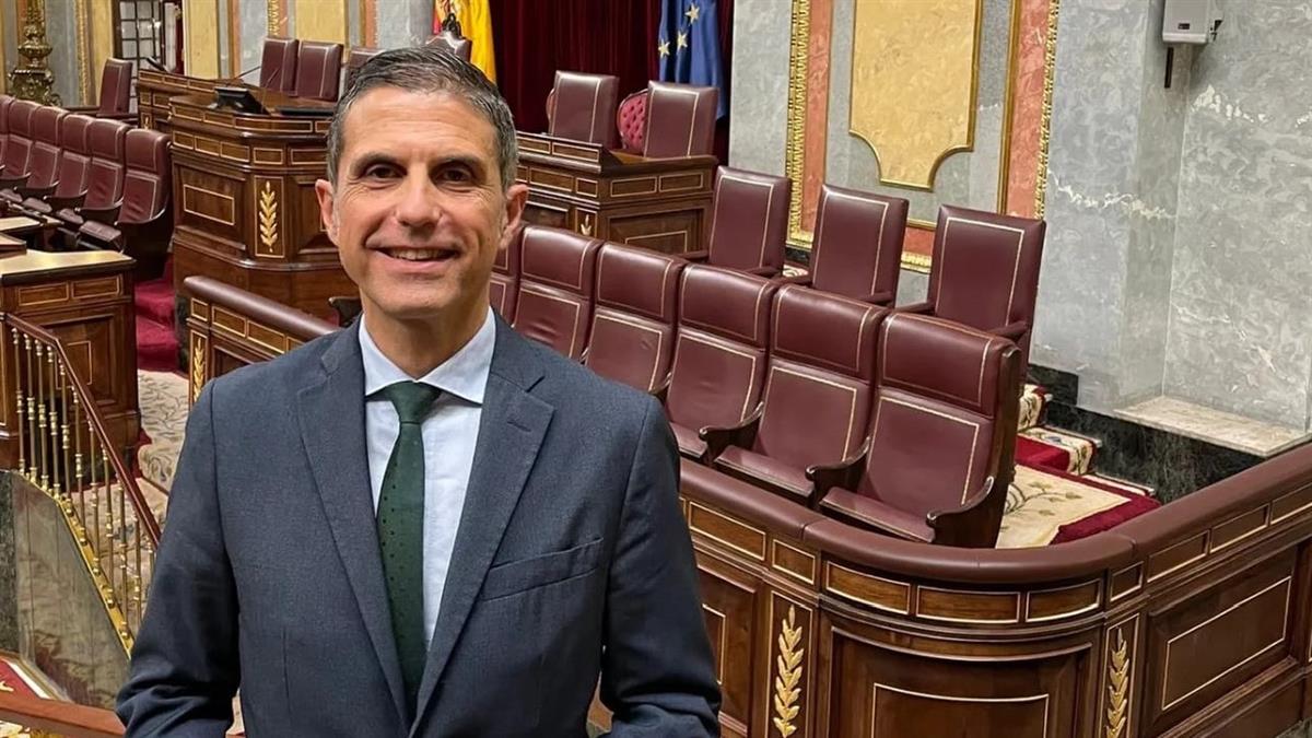 Fuentes del partido confirman en este medio que una recogida de firmas contra el socialista habría cortado sus alas y ansias de poder