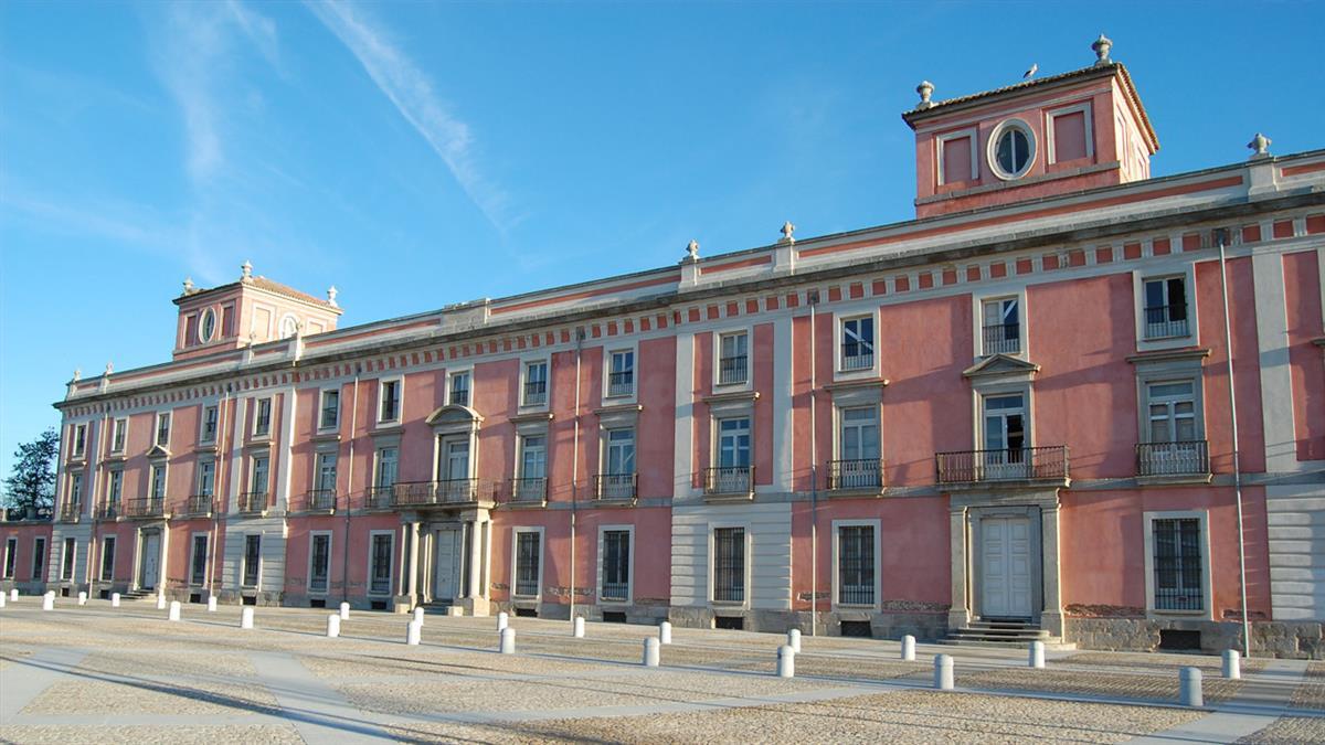 Con productos navideños en el Palacio del Infante Don Luis