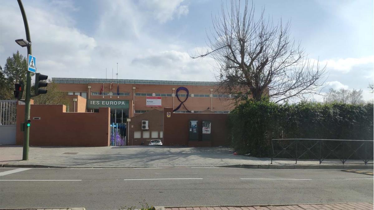 El sindicato afirma que el Gobierno regional quiere acabar con la oferta pública, y este responde a las acusaciones