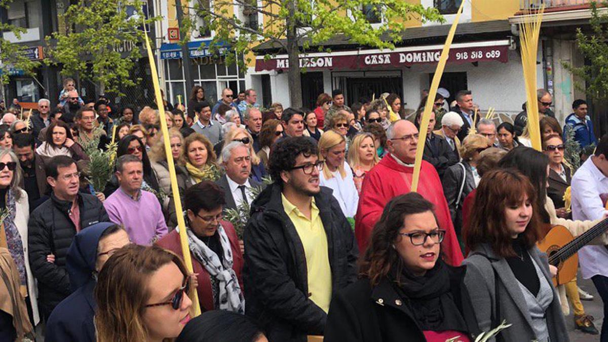 Las diferentes parroquias han organizado estos desfiles