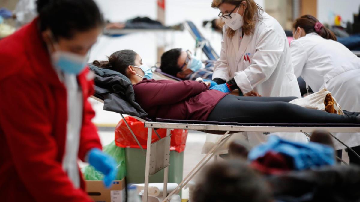 El autobús de Cruz Roja te espera junto al centro comercial Parque Corredor