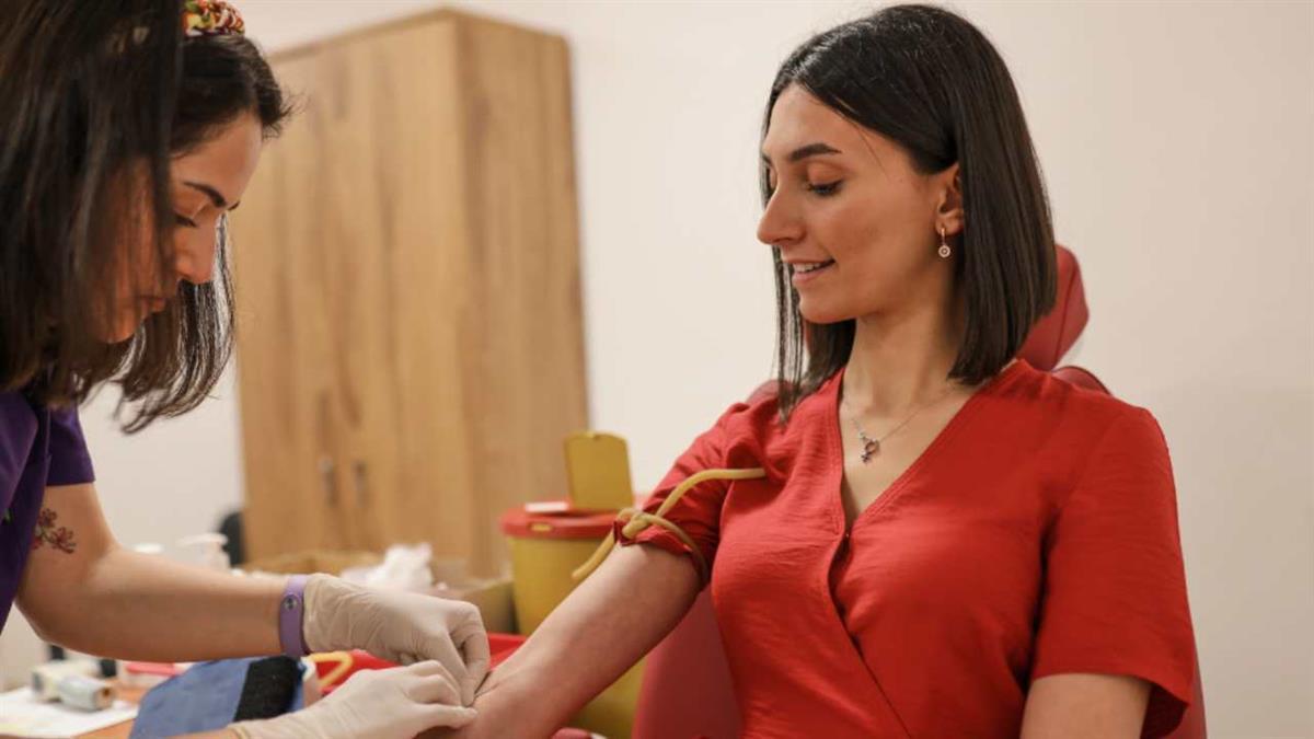 De los grupos '0-', '0+' y 'A-'