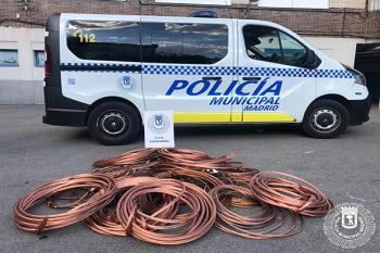 Lee toda la noticia 'Dos detenidos por robar 200 kilos de cable de cobre en el distrito de Fuencarral'