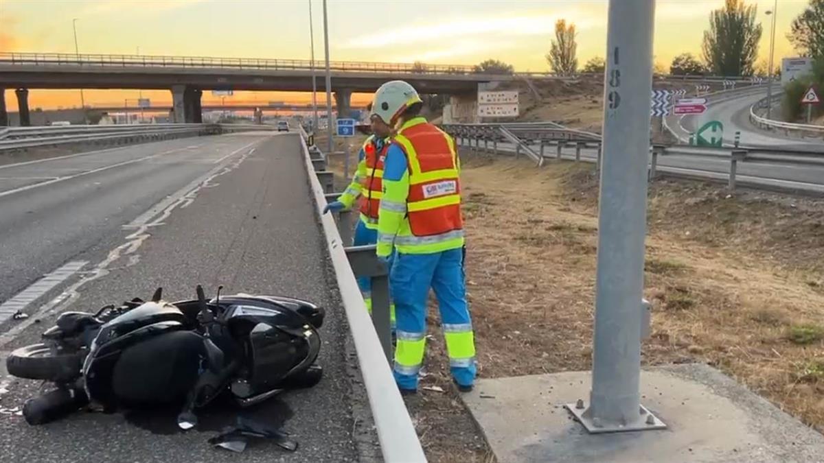 Una de las víctimas fue atropellada y la otra se salió de la vía