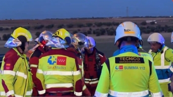 El accidente, ocurrido de madrugada en la M-410, movilizó a Bomberos y sanitarios del Summa 112 y La Guardia Civil investiga ya las causas del siniestro