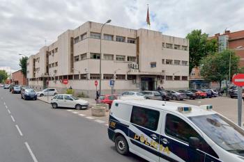 Los agentes practicaron al menor maniobras de reanimación a las puertas de la comisaría de Villa de Vallecas