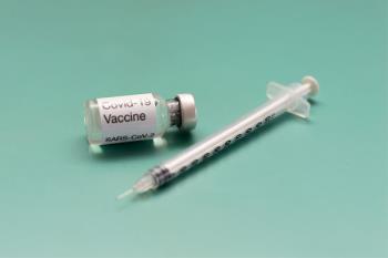 Paralizados los ensayos de la vacuna de Oxford