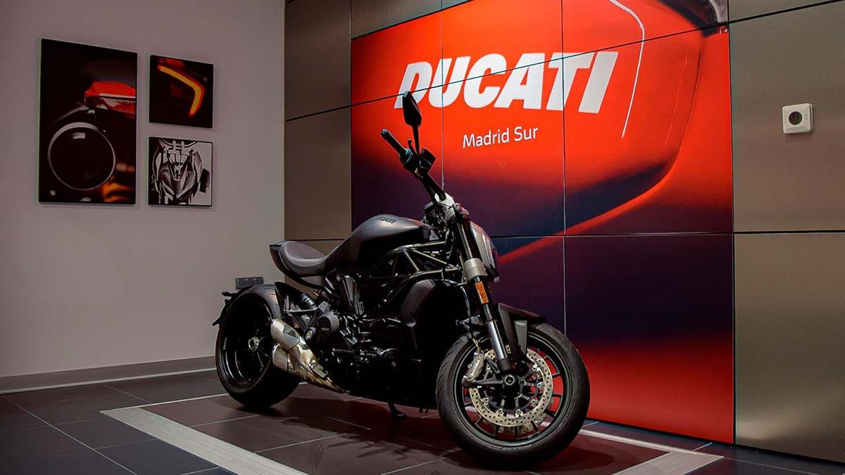 Más de 1.000m2 dedicado en exclusiva a la marca Ducati y Ducati Scrambler.