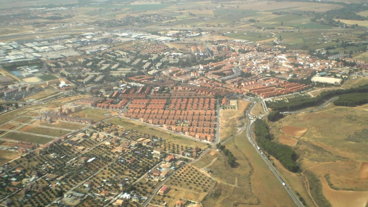 El municipio cuenta con una economía apoyada en la actividad industrial, logística y de servicios