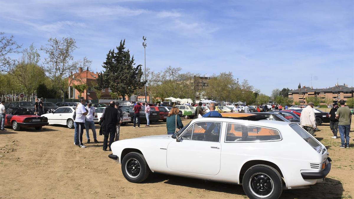 El Vaíllo acoge una feria exposición de vehículos clásicos cada tercer domingo de mes