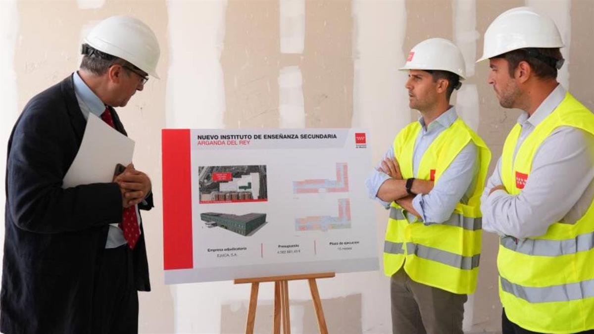 Se han decantado por Eduardo Capa, catedrático de Bellas Artes 