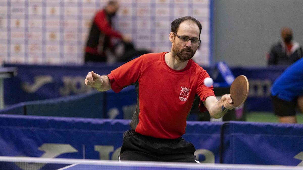 El palista se hace con el primer escalón del podio en la categoría Senior 