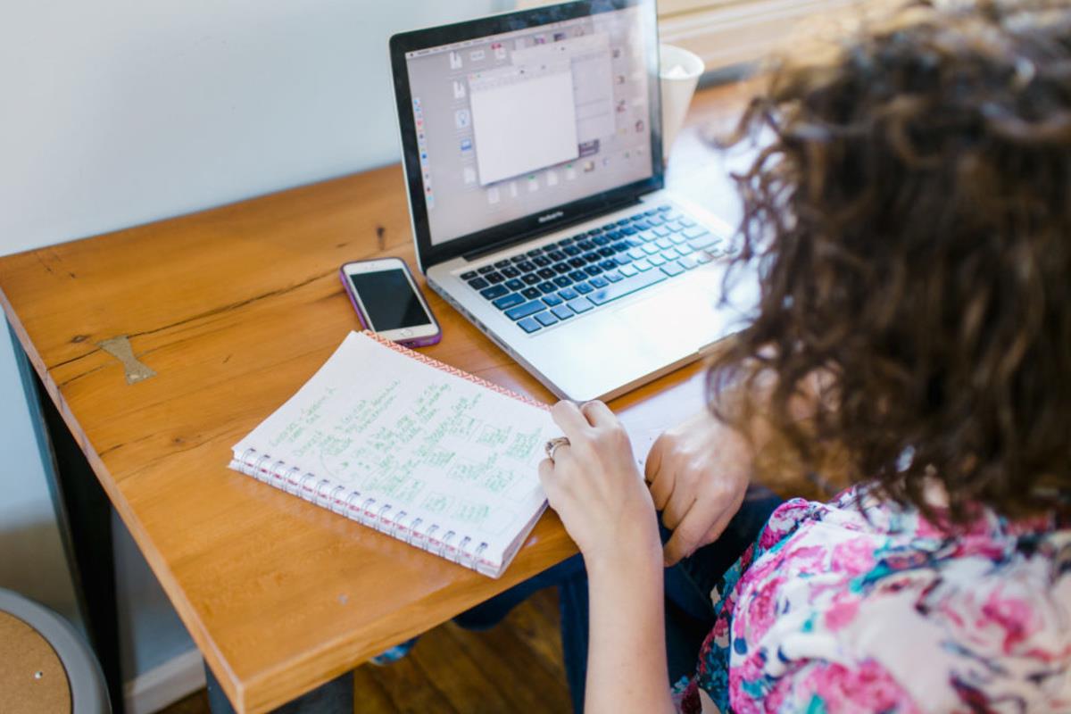 Los cursos de preparación al parto, lactancia o cuidados del recién nacido se han readaptado en formato telemático 
