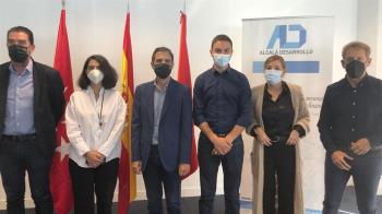 El alcalde de Alcalá se reúne con el nuevo secretario del PSOE-M, Juan Lobato, para tratar temas de ciudad